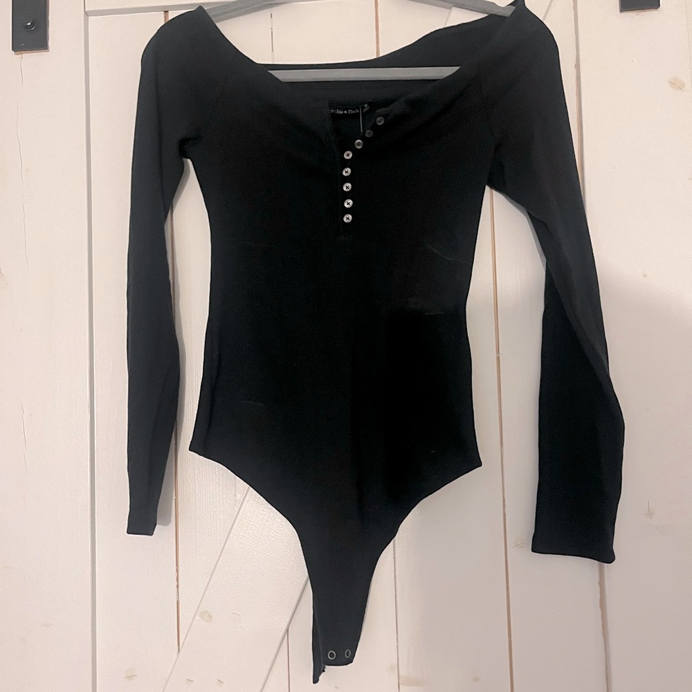 NWT Abercrombie A&F Off the shoulder light rib bodysuit